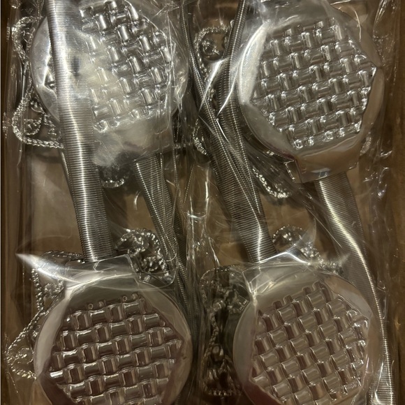 4 pairs of Snowflake Curtain Tiebacks  1 Pair Snowflake Curtain Tiebacks - Picture 3 of 3